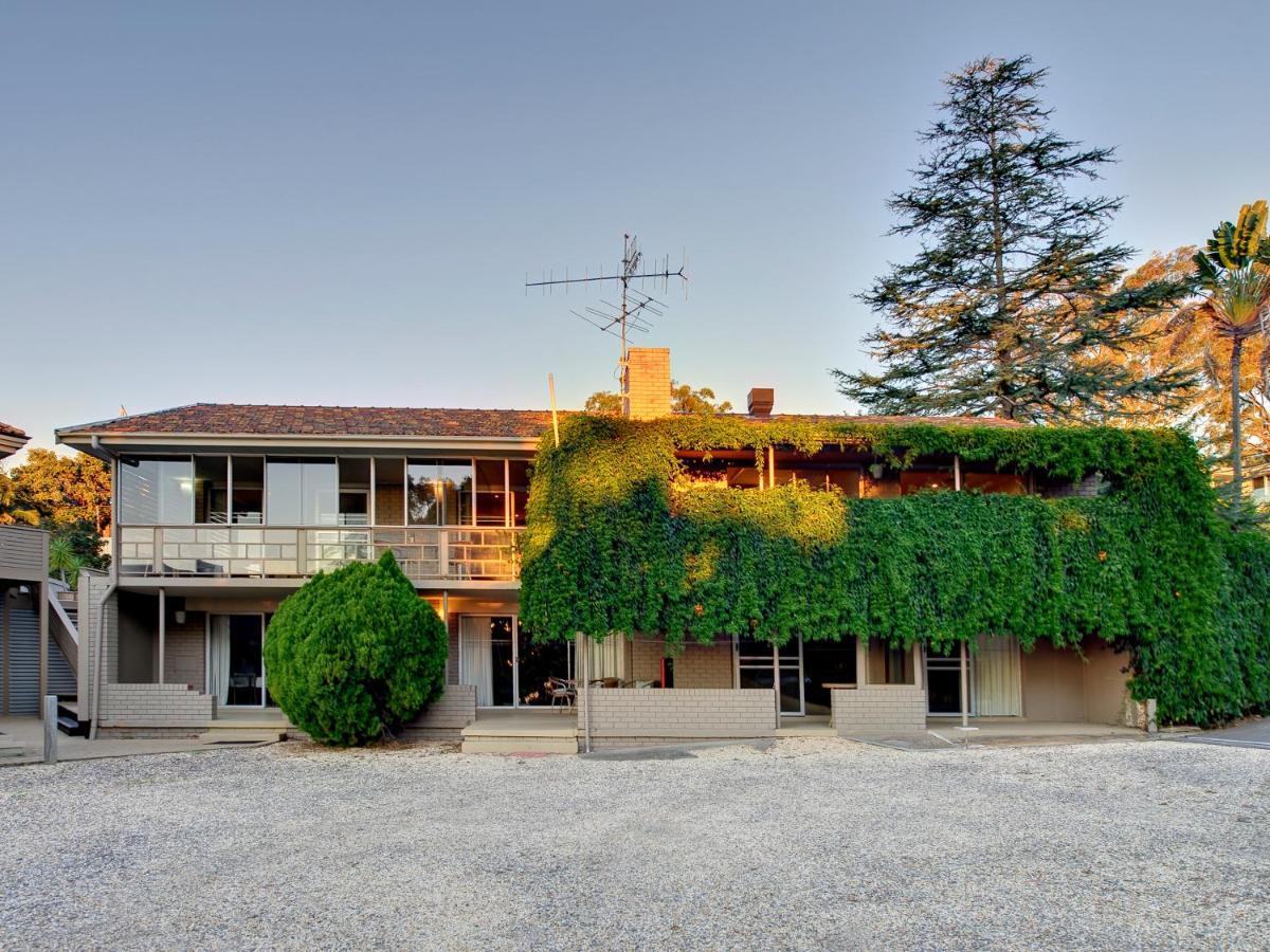 Dutchies Motel Nelson Bay & Dutchmans Beach Apartments Exterior photo